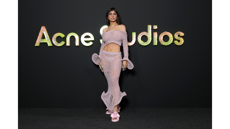 Acne Studios : Photocall - Paris Fashion Week - Womenswear Fall Winter 2023-2024