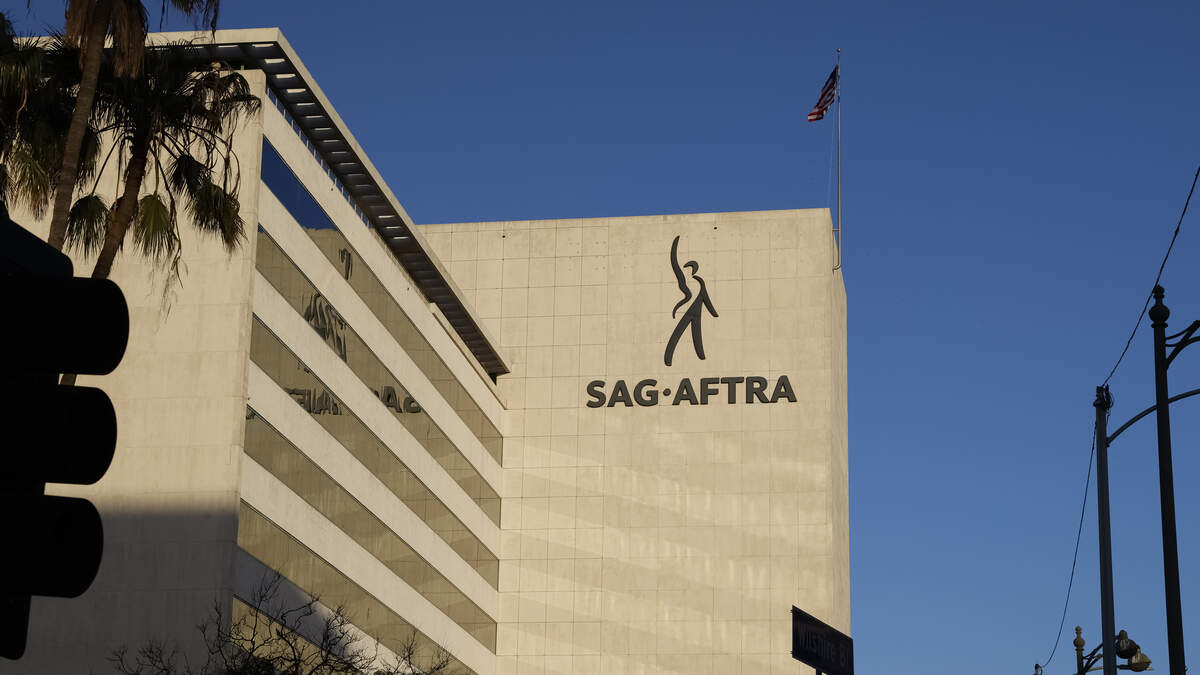 SAG-AFTRA国家委员会批准合同；会员将于周二开始投票