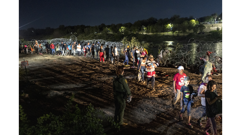 Surge In Migration Overwhelms Texas Border City Of Eagle Pass