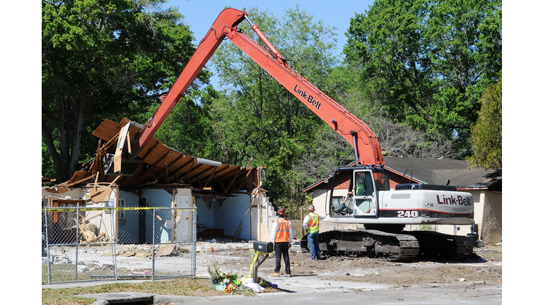 Demolition Of Florida Sinkhole House Continues