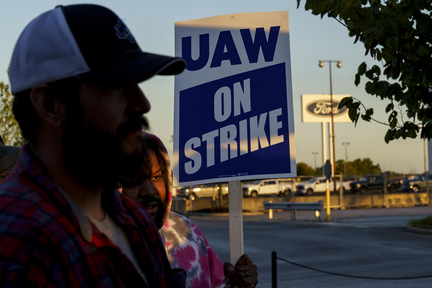 United Auto Workers Expand Strike To Ford Truck Plant In Kentucky