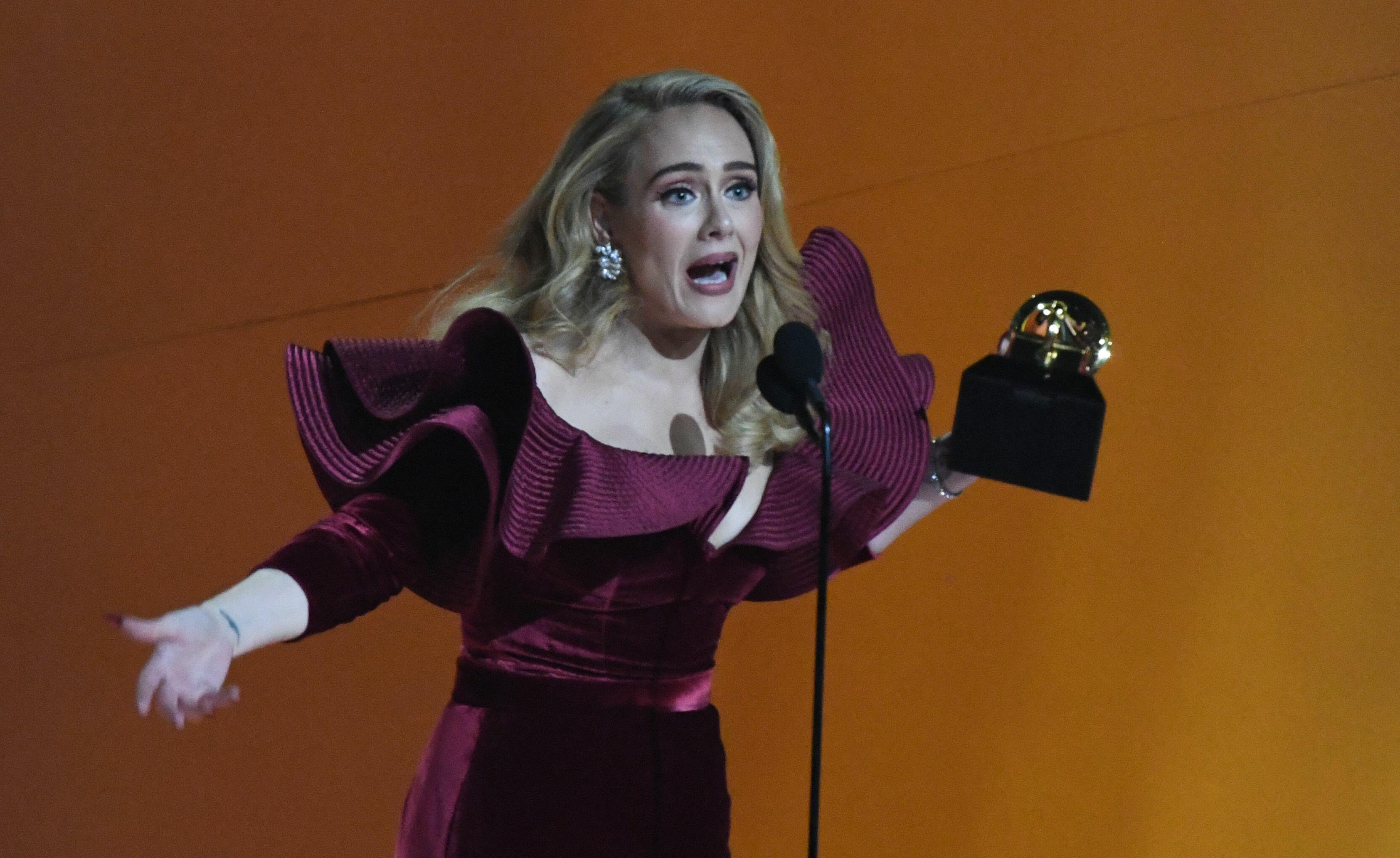 Adele s Onstage Halloween Costume Has Won Over The Internet iHeart