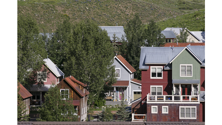 Affordable neighborhood of mountain homes