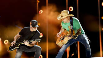Hulk Hogan Jamming With Jason Aldean