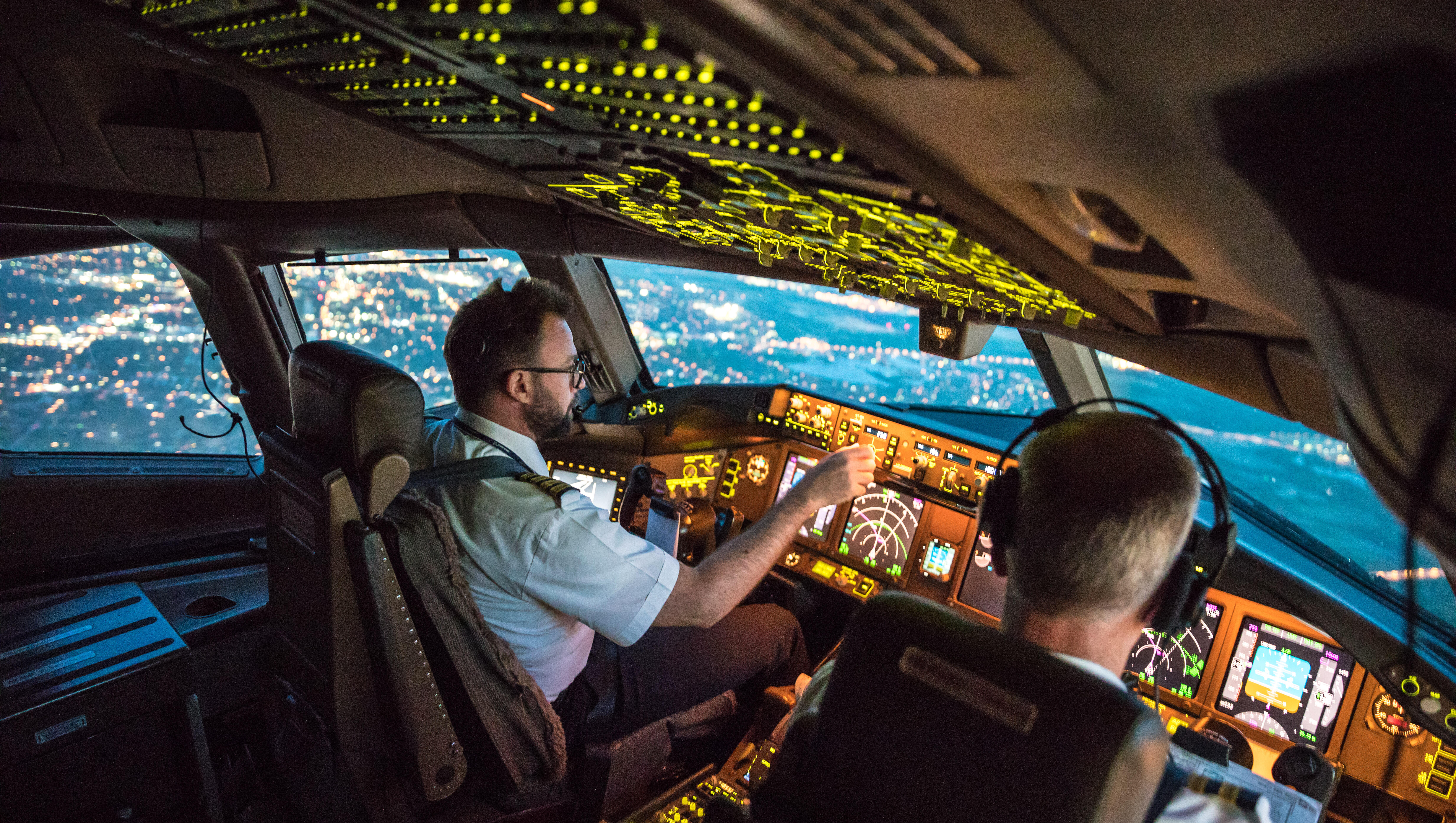Boeing 737 MAX Pilot Injured After Debris Hits Windshield At 36,000 Feet