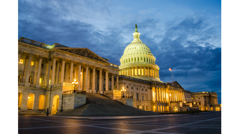 Front facade of Washington DC Capitol at night