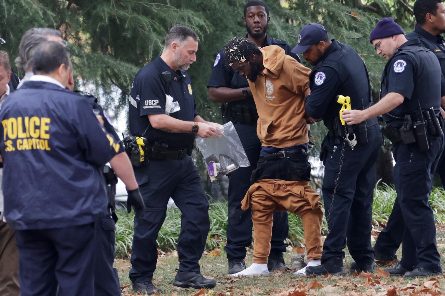U.S. Capitol Police Arrest Man With Gun Near The Capitol Building