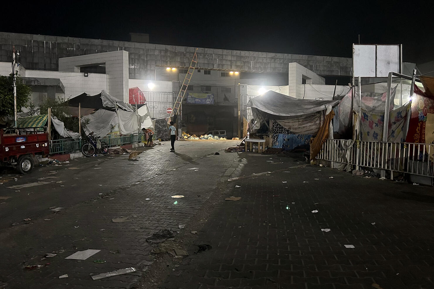 TOPSHOT-PALESTINIAN-ISRAEL-CONFLICT-HOSPITAL
