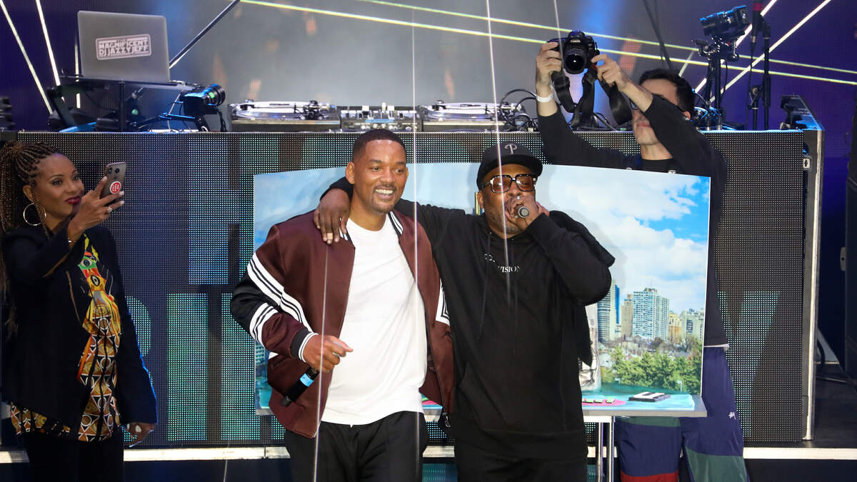 DJ Jazzy & the Fresh Prince reunite for the Grammys salute to Hip Hop