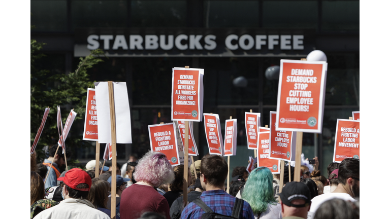 US-ECONOMY-UNION-STARBUCKS