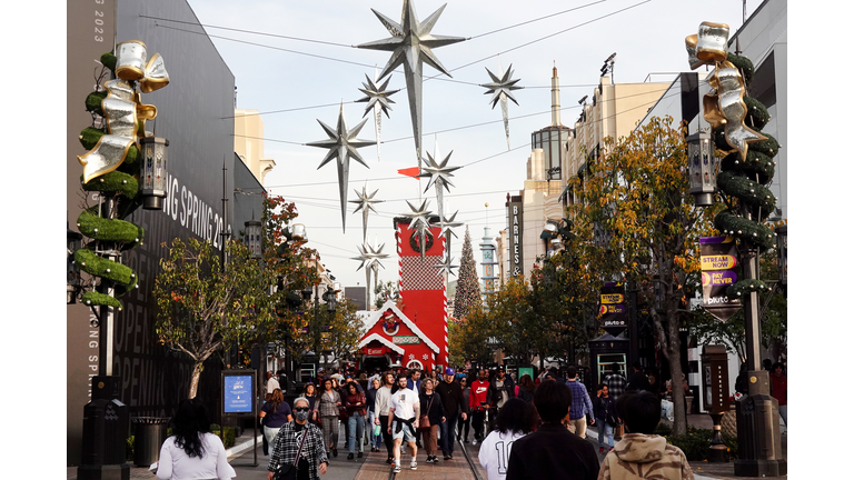 People Hit The Stores To Finish Up Their Christmas Shopping