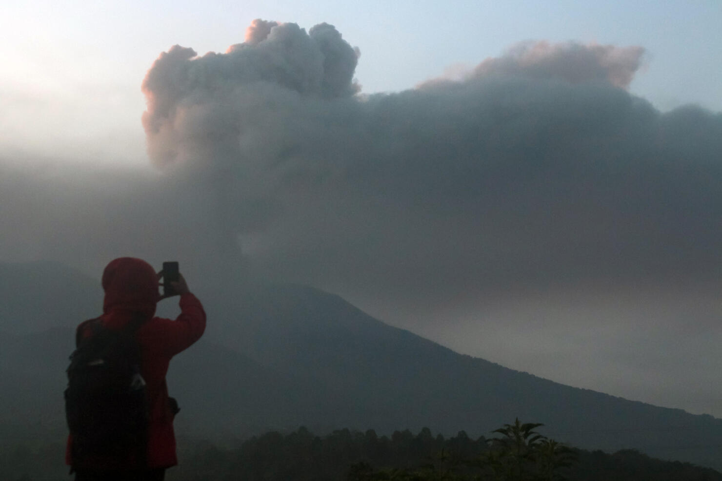 TOPSHOT-INDONESIA-VOLCANO