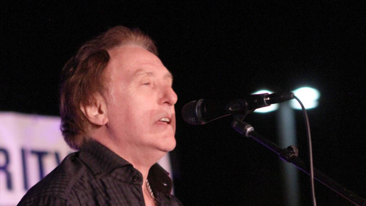 Paul McCartney Remembers Denny Laine: 'It Was a Pleasure to Know You