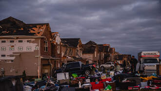 Tornados Dejan 6 Muertos Y Docenas De Heridos