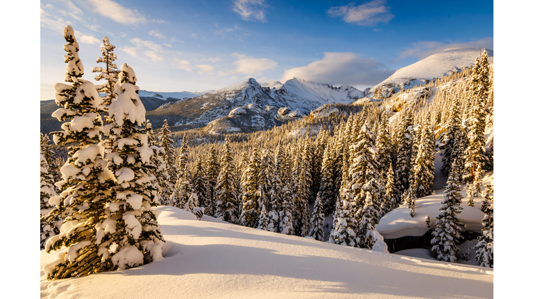 Landscape with snowy mountain, Rocky Mountain National Park, Colorado, USA