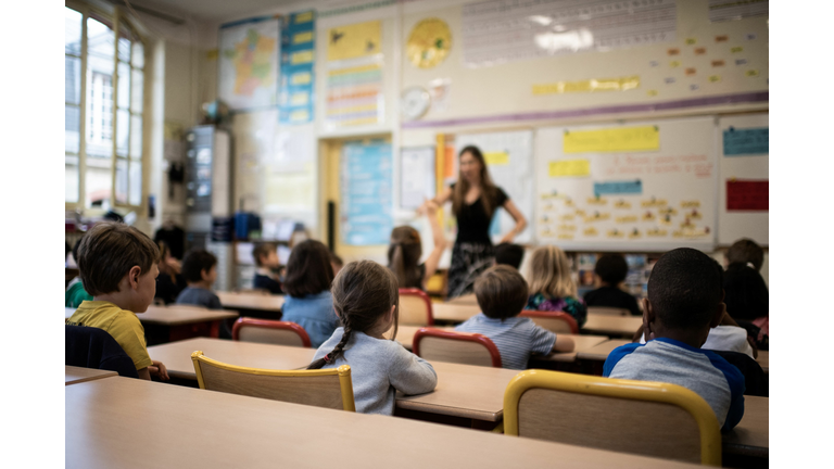 TOPSHOT-education-FRANCE-SCHOOL