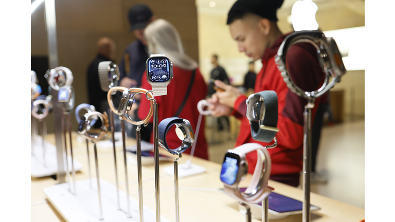 Apple Prepares To Temporarily Stop Selling Its Watch In The U.S. Over Federal Trade Ruling Involving Its Blood-Oxygen Sensor