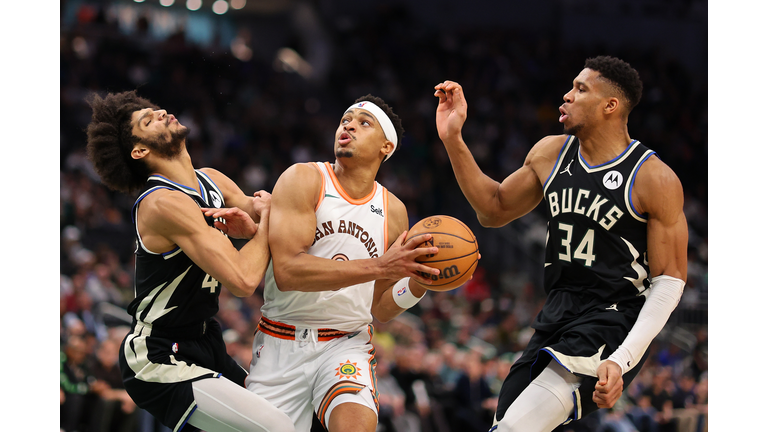 San Antonio Spurs v Milwaukee Bucks