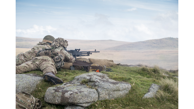 HRH The Duke Of Gloucester Watches 6th Battalion Rifles On Exercise