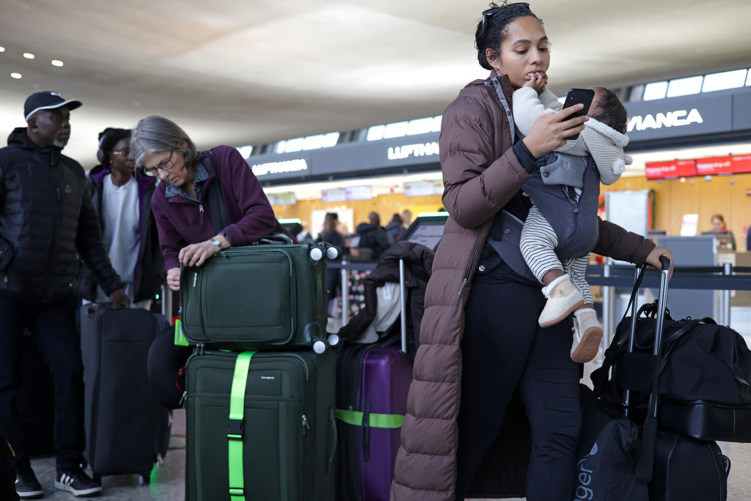AAA Forecasts Second-Busiest Holiday Travel Season Since 2000