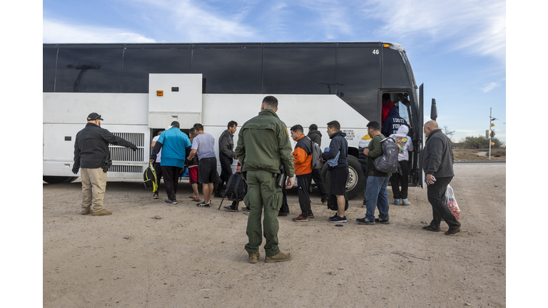 Migrants Continue To Cross Southern Border As Washington Lawmakers Struggle To Find Solution