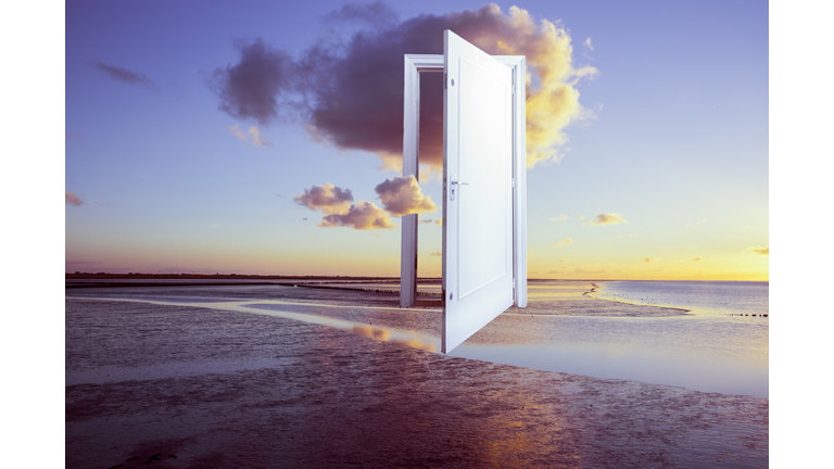 Lucid Dreaming & Dreamwork / Sinister Technology & the Paranormal