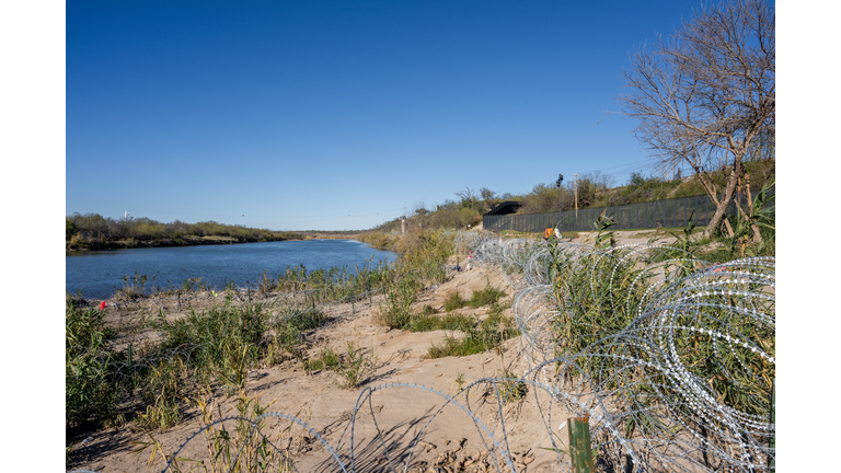 State Of Texas Takes Control Of Park On Border In Eagle Pass, In Effort To Curb Migrant Crossings