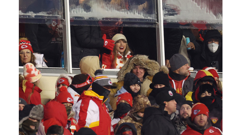 AFC Wild Card Playoffs - Miami Dolphins v Kansas City Chiefs