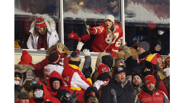AFC Wild Card Playoffs - Miami Dolphins v Kansas City Chiefs