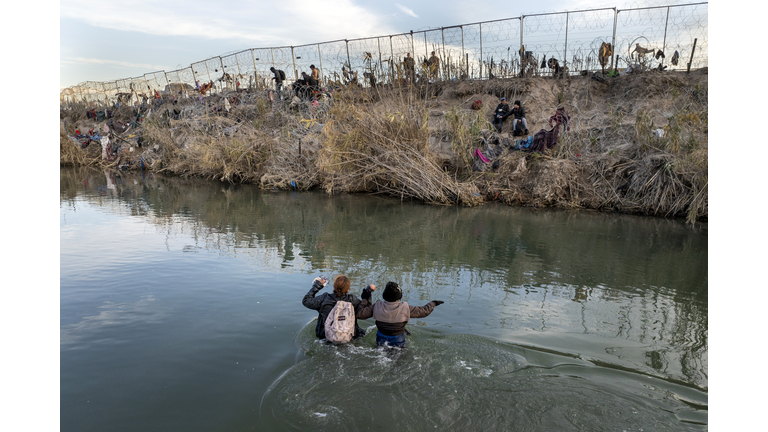 Migrants Continue To Cross Southern Border As Washington Lawmakers Struggle To Find Solution