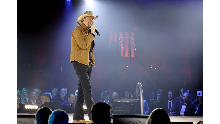 Toby Keith Receives BMI Icon Award at the 2022 BMI Country Awards