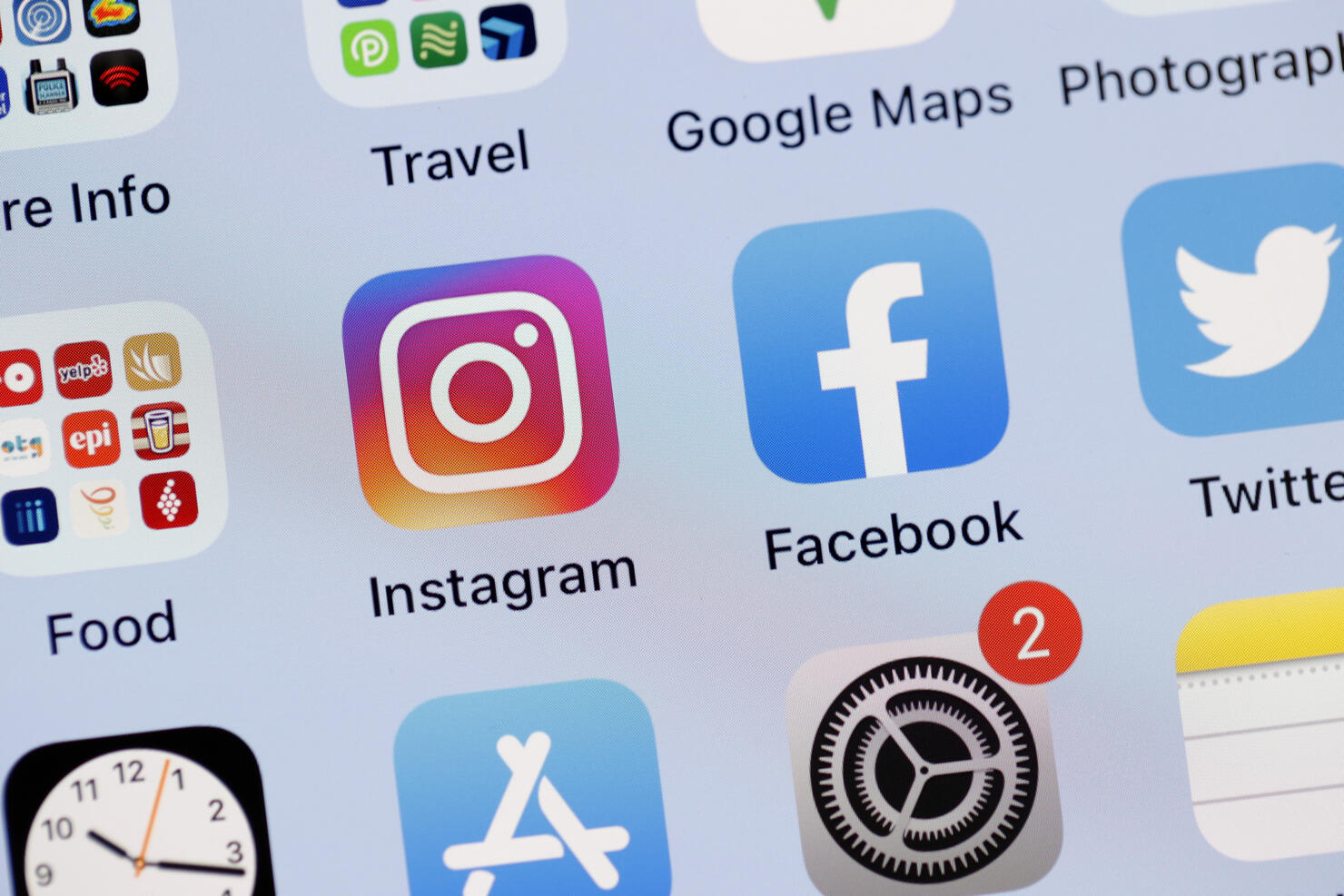 Facebook,Instagram And WhatsApp Experience Global Outage