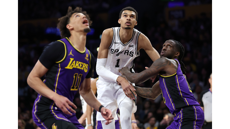 San Antonio Spurs v Los Angeles Lakers
