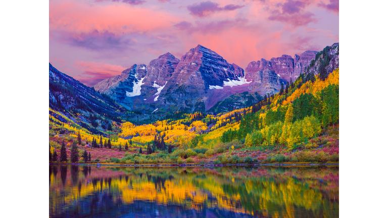 Maroon Bells autumn aspen trees,lake reflections,Aspen Colorado