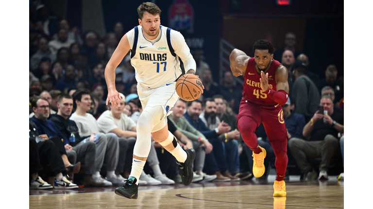 Dallas Mavericks v Cleveland Cavaliers