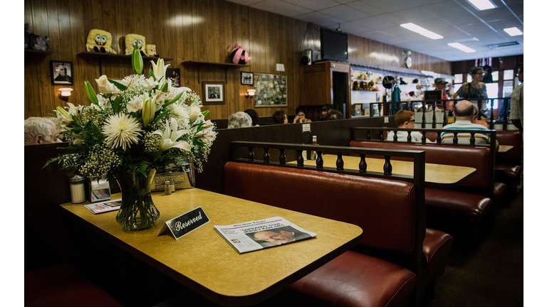 Fans Pay Homage To James Gandolfini At Restaurant Where Soprano's Finale Filmed