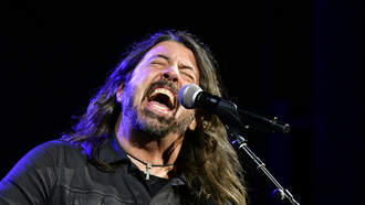 Watch Dave Grohl REALLY Enjoy Himself at U2 at Sphere in Vegas!