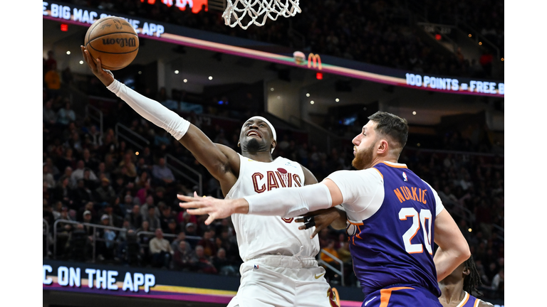 Phoenix Suns v Cleveland Cavaliers