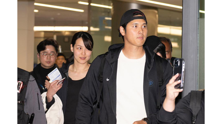 Los Angeles Dodgers Arrive In South Korea