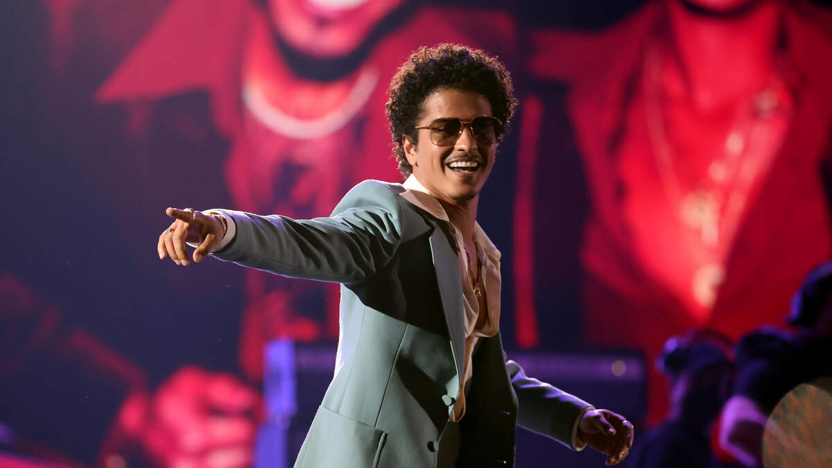 MGM Las Vegas Addresses Bruno Mars' Alleged $50 Million Gambling Debt ...