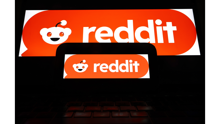 Reddit: Online Communities, News Aggregation, And Content Rating