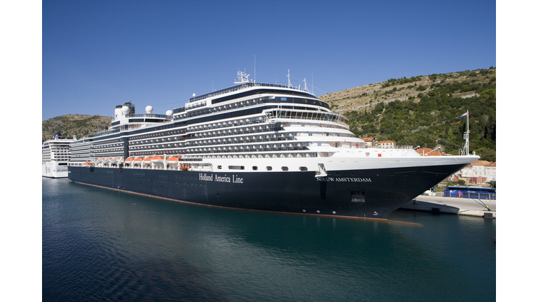 Cruiseship Nieuw Amsterdam (Holland America Line) in Port of Gruz.