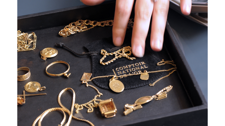 FRANCE-ECONOMY-PURCHASE-GOLD-FEATURE