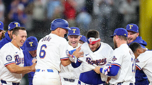 Rangers Walk Off In Extras To Beat Cubs