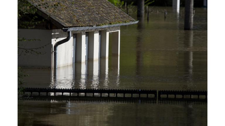 TOPSHOT-FRANCE-WEATHER-FLOOD