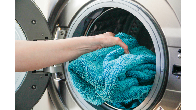 Laundry Expert Reveals How To Remove Wrinkles From Clothes Without