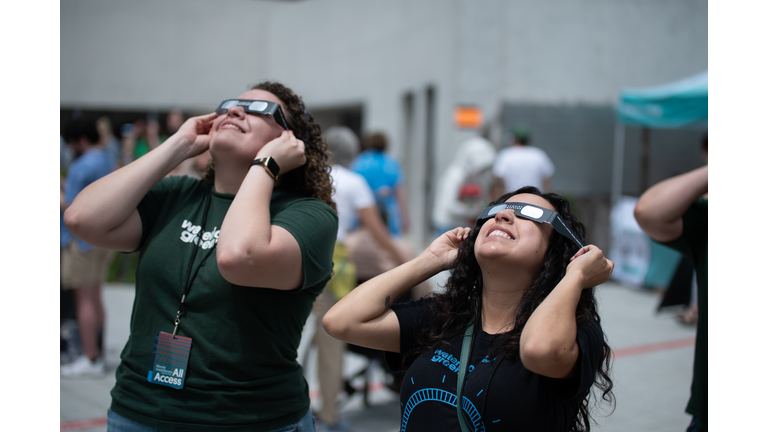 Vampire Weekend Total Solar Eclipse Show