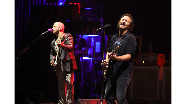Eddie Vedder And The Earthlings In Concert - New York, NY