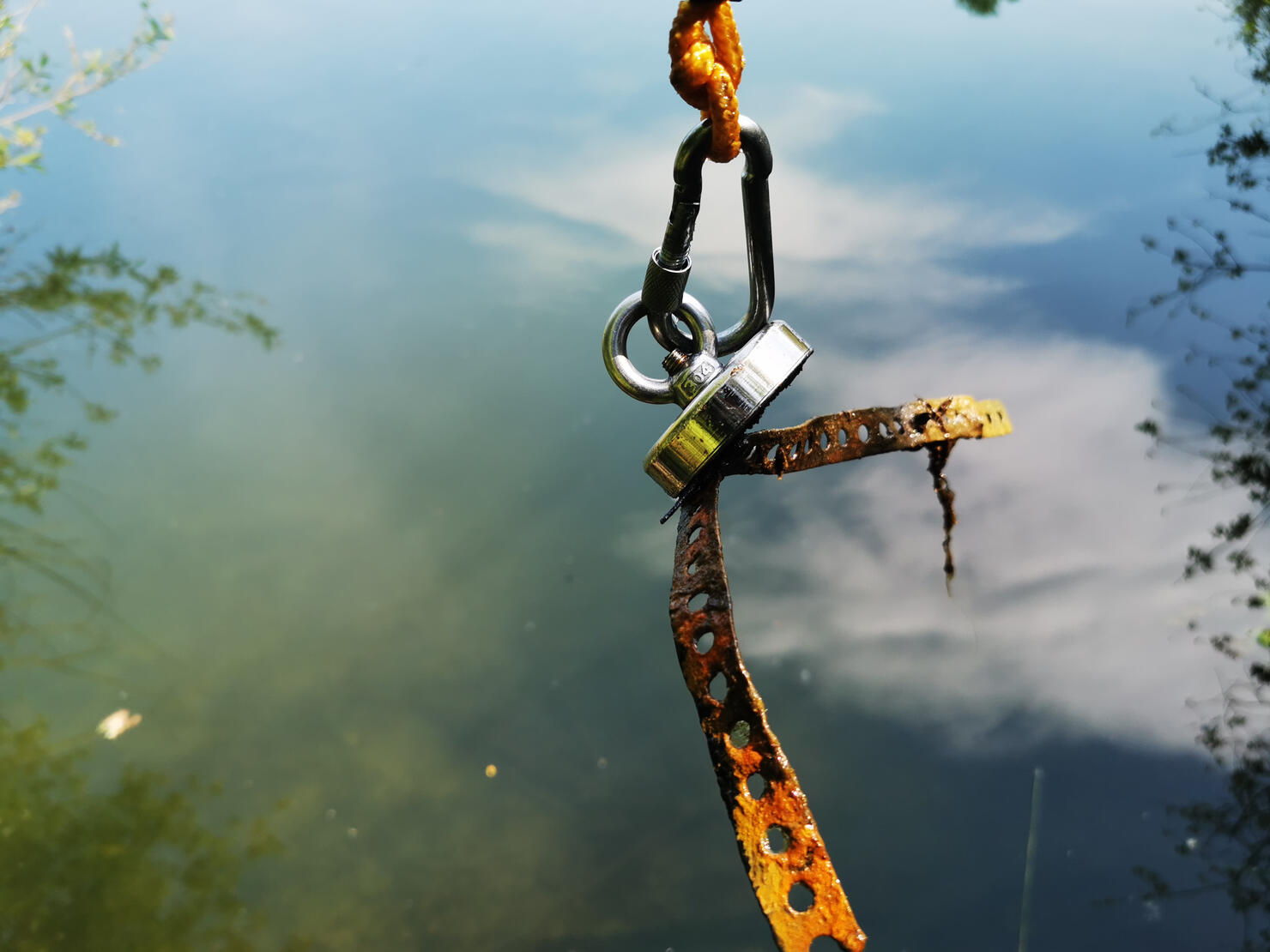 Magnet fishing