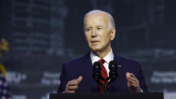 Joe Biden firma ley que obliga a TikTok a vender la aplicación 